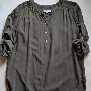 Loft green popover roll-up sleeve blouse